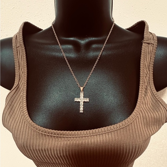 Jewelry - Elegant Silver Cross Pendant Necklace